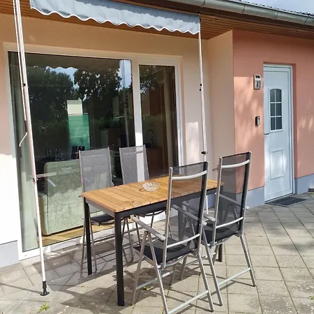Reihenhaus Im Natur Und Ferienpark Am Gro Labenzer See Klein Labenz Exterior foto